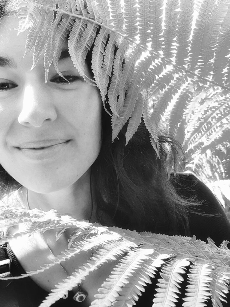 Eva Fern Bw